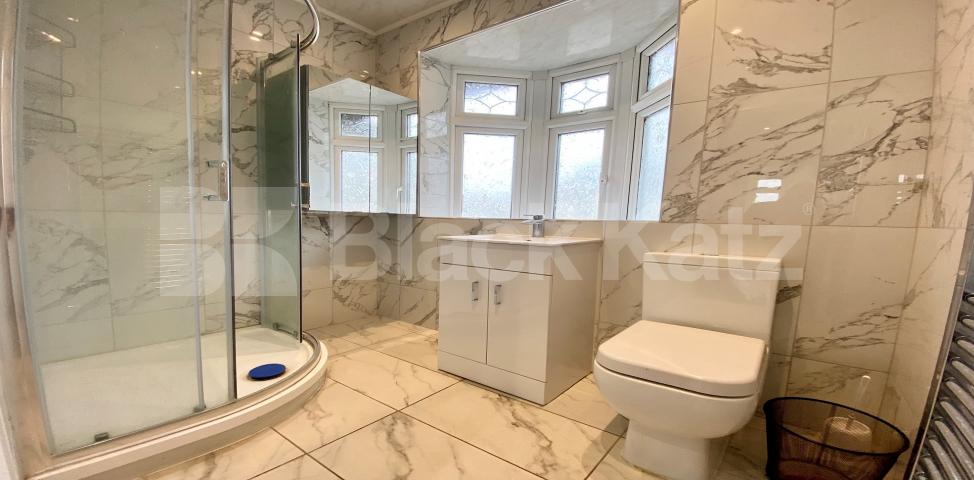 			LET   , 4 Bedroom, 2 bath, 2 reception Semi-Detached House			 Ringmore Rise, Dulwich / Honor Oak / Forest Hill Borders.